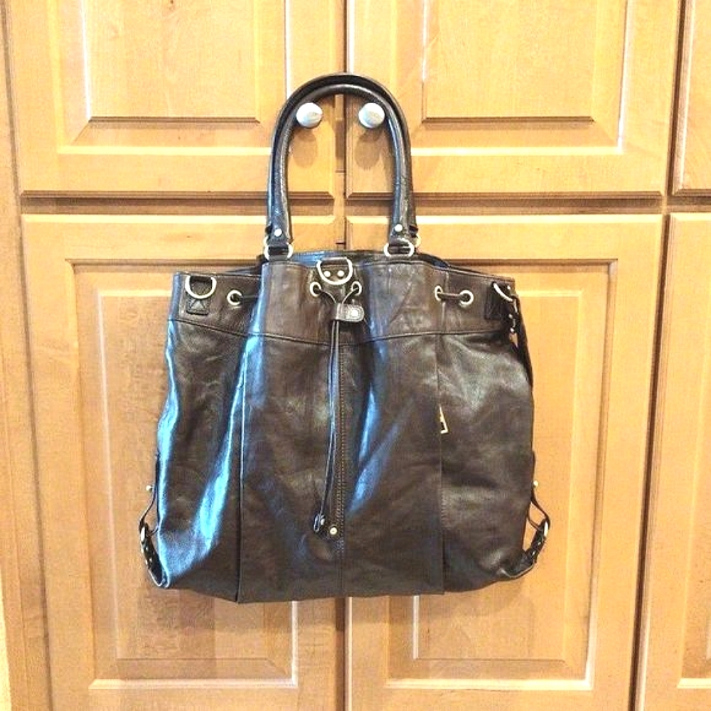 BCBGMaxAzria Large Leather Tote Bucket Bag EUC